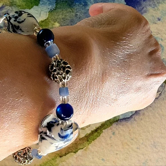 COPY - 🦋Handcrafted Blue/White/Clear Glass 💙 Beaded Bracelet - Picture 7 of 11